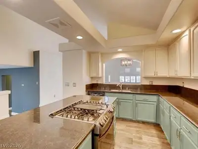 2705 Chokecherry Avenue Kitchen