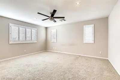 8117 Ancient Oaks Avenue Bedroom