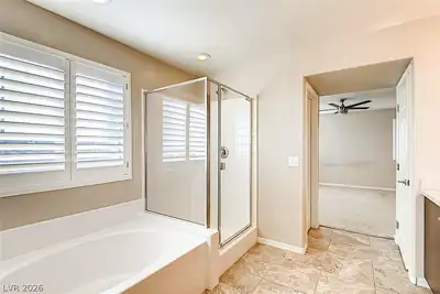 8117 Ancient Oaks Avenue Primary Bathroom