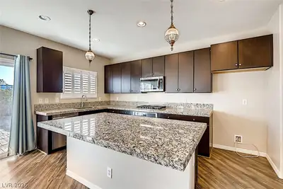 8117 Ancient Oaks Avenue Kitchen