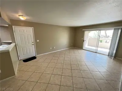 1901 Rio Canyon Court 106 Living Room