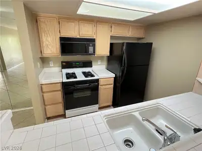 1901 Rio Canyon Court 106 Kitchen