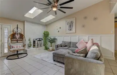 1908 Niblick Circle Living Room