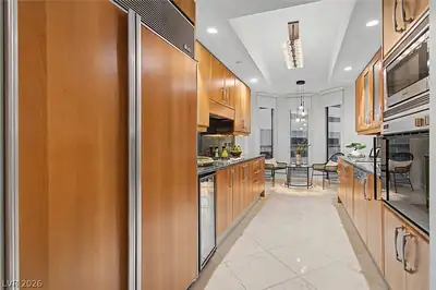 2877 Paradise Road 906 Las Vegas, NV 89109