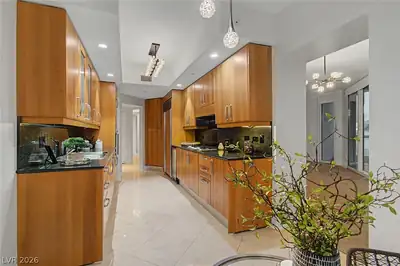2877 Paradise Road 906 Kitchen