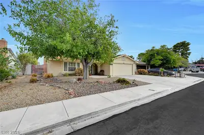 5817 Mary Way 