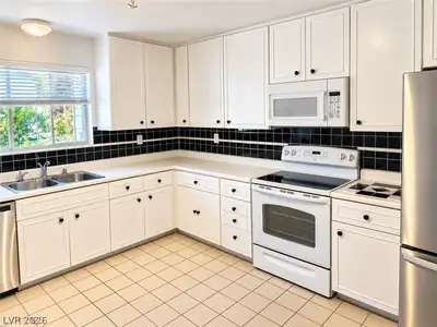 770 Tam O Shanter Kitchen