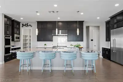 9841 West El Campo Grande Avenue Kitchen