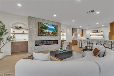 2734 Cherrydale Falls Drive Living Room