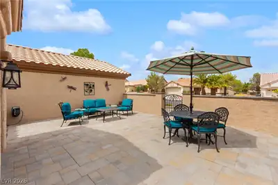 9901 Woodhouse Drive Patio