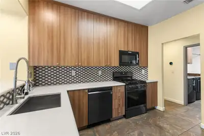 9901 Woodhouse Drive Kitchen