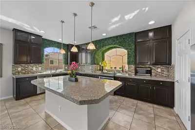 5355 Tartan Hill Avenue Kitchen