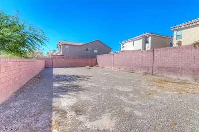 6229 White Point Court Yard