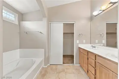 11436 Diveley Avenue Primary Bathroom