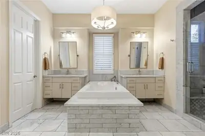 10817 BERINGER Drive Primary Bathroom
