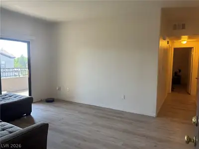 8250 North Grand Canyon Drive 2003 Living Room