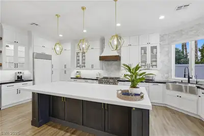 8912 Rainbow Ridge Drive, Las Vegas, NV 89117 