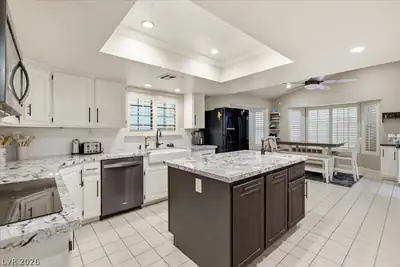 6191 Lindell Road Kitchen