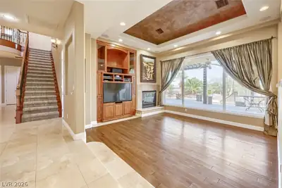 2807 Richmar Avenue Living Room