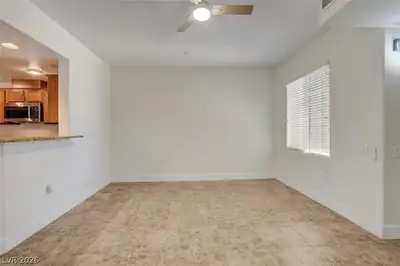 6868 Sky Pointe Drive 1038 Dining Area
