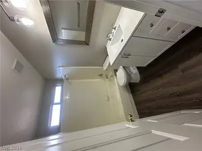 229 Paradise Bird Street Bathroom