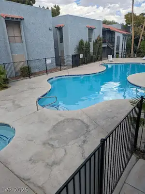 5175 Caliente Street 122 Pool