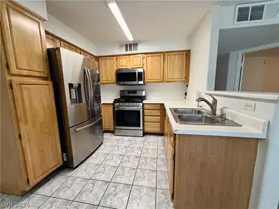 5710 East Tropicana Avenue 1086 Kitchen