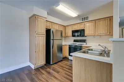 5710 East Tropicana Avenue 2106 Kitchen