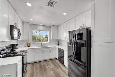 805 North 19th Street Kitchen