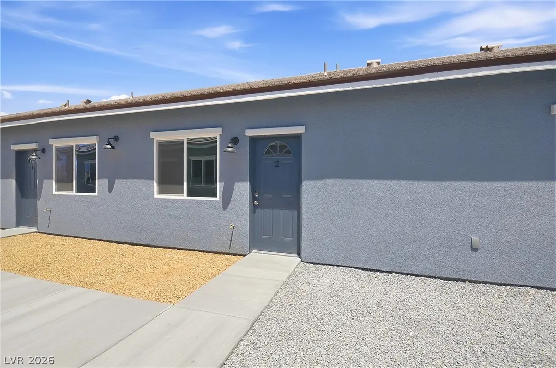 2001 South Dandelion Street 4