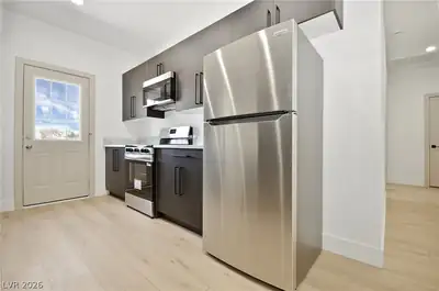 2001 South Dandelion Street 4 Kitchen