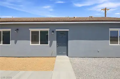 2001 South Dandelion Street 4 Front of Structure