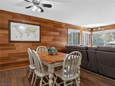 407 South Vasels 49 Dining Area