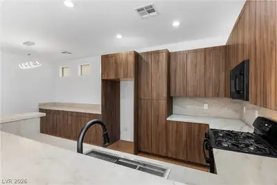 5225 Chilie Verde Drive Kitchen