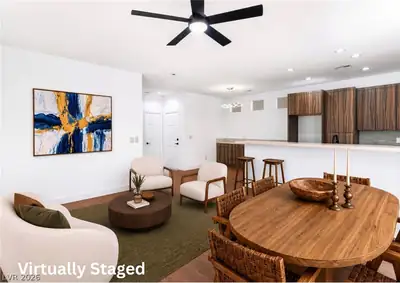 5225 Chilie Verde Drive Living Room