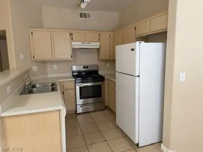 1881 West Alexander Road 1050 Kitchen
