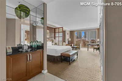 135 East Harmon Avenue 805 Bedroom