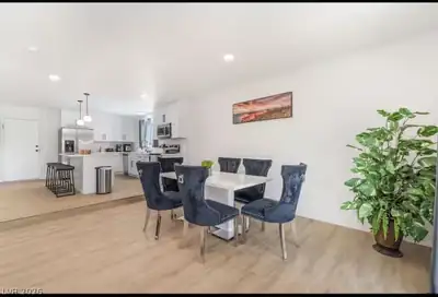 3101 Kings Way Dining Area