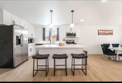 3101 Kings Way Kitchen