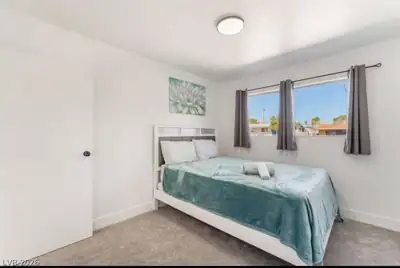 3101 Kings Way Bedroom