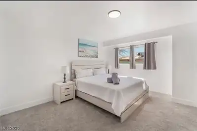 3101 Kings Way Primary Bedroom