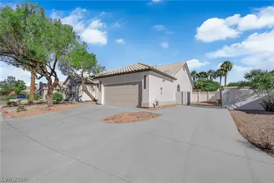 4338 Cobblehill Way Parking