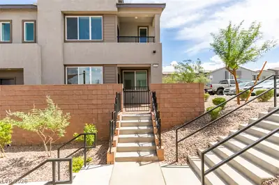 1035 Valeria Ridge Lane, Henderson