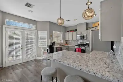6673 Coral Falls Circle Kitchen