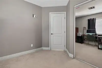6673 Coral Falls Circle Bedroom