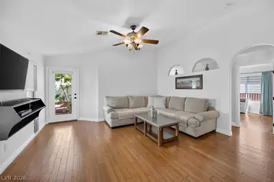 9686 Giddings Avenue Living Room