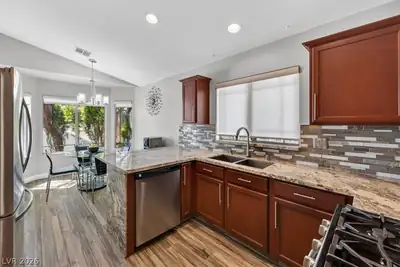 9686 Giddings Avenue Kitchen