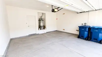 8644 Abbey Dell Avenue Garage