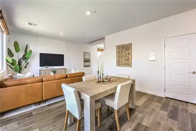 7401 BALENGER BAY Avenue Dining Area
