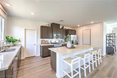 6028 Bamboo Breeze Way Kitchen